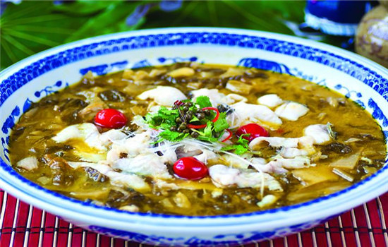 上海食堂承包：酸菜鱼的养分价值